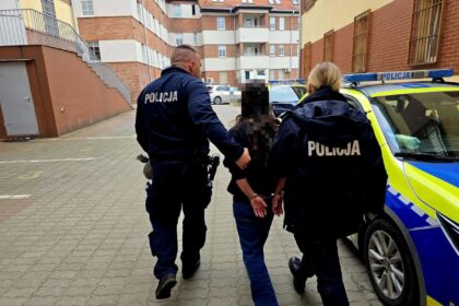 Brutalny atak na kuriera w Chojnowie. Napastniczka użyła gazu