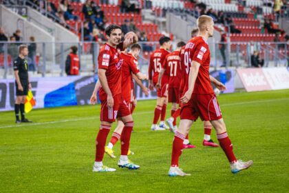 Asier Cordoba po strzeleniu gola Wieczystej Kraków