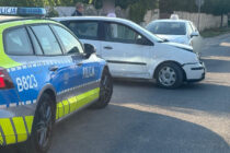 Kolizja w Spalonej, pijany kierowca. Policja uratowała psa