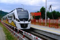 Pociągiem nad „polskie Como” i w Góry Sowie. Nowa linia kolejowa za 18 mln zł otwarta!