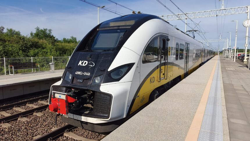 Pociąg Kolei Dolnośląskich - KD Premium Nadmorski