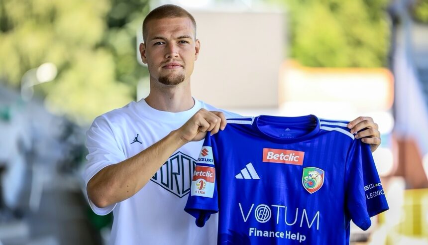 Marcel Mansfeld przedłuża kontrakt z Miedzią Legnica