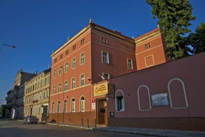 Budynek dawnego Schroniska Młodzieżowego w Legnicy do wynajęcia