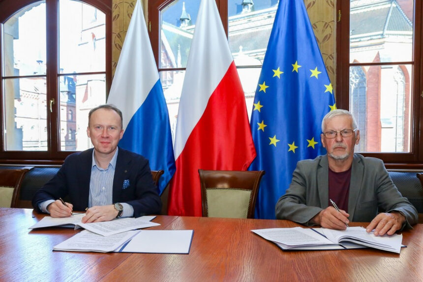 Nowy, gigantyczny plac zabaw w Parku Miejskim w Legnicy