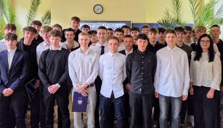 SMS Miedź Legnica po raz siódmy ze 100% zdawalnością matur