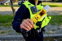 Pijany kierowca pod szkołą w Legnicy. Nie ustąpił pieszemu i stracił prawo jazdy