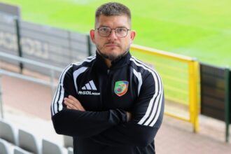 Krzysztof Mordak w sztabie Miedzi Legnica. Nowy asystent trenera Kroczka