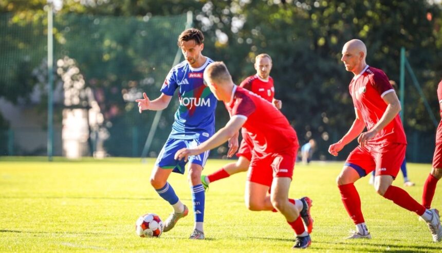 Miedź Legnica rozbiła Polonię Środa Śląska 7:1 w meczu jubileuszowym