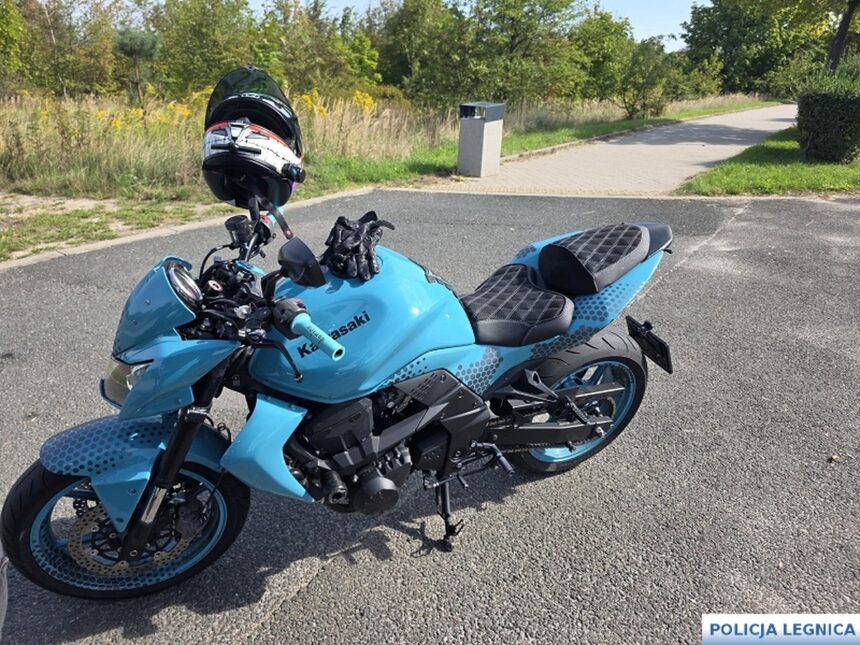 Pędził 128 km/h po Legnicy. Motocyklista stracił prawo jazdy i dostał mandat