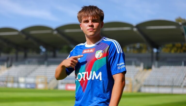 Oliwier Olewiński zamienił Legię na Miedź Legnica. Oficjalny transfer