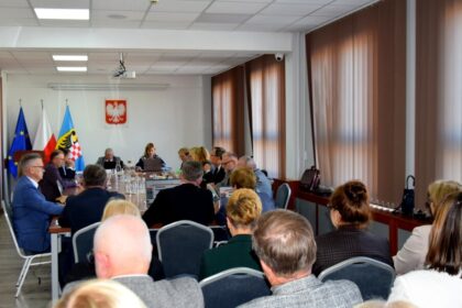 Sesja Rady Powiatu Legnickiego. Znamy decyzje radnych w sprawie inwestycji
