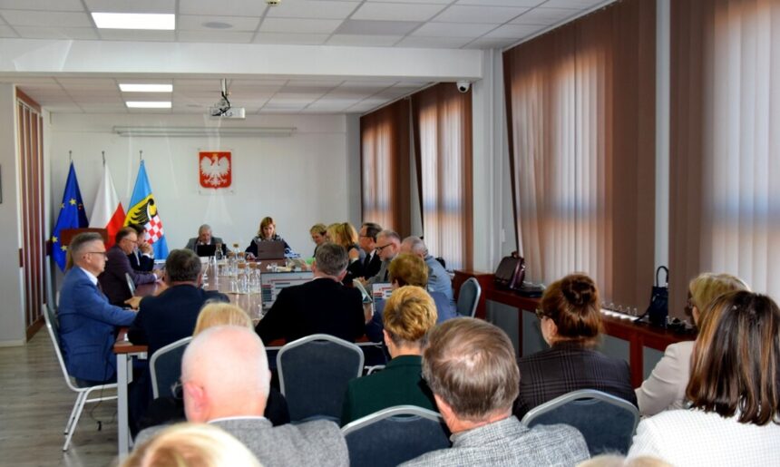 Sesja Rady Powiatu Legnickiego. Znamy decyzje radnych w sprawie inwestycji