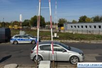 Zaparkowała pod rogatkami w Legnicy i pobiegła na pociąg