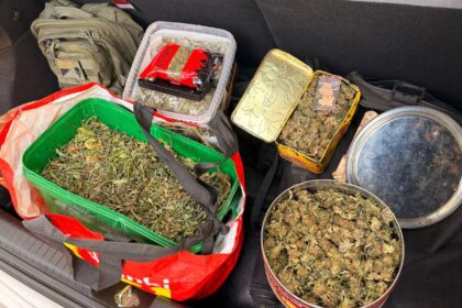 Uciekał na widok radiowozu. Policja zabezpieczyła ponad 2 kg marihuany!